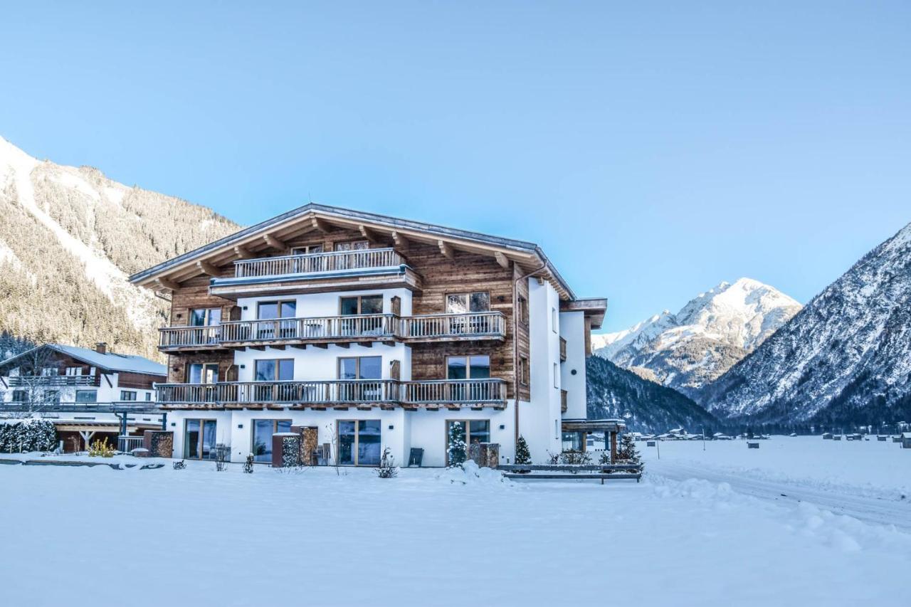 Naturparkgut Holzgau Exterior photo
