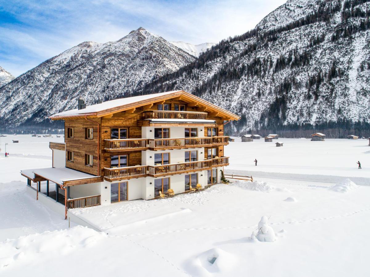 Naturparkgut Holzgau Exterior photo