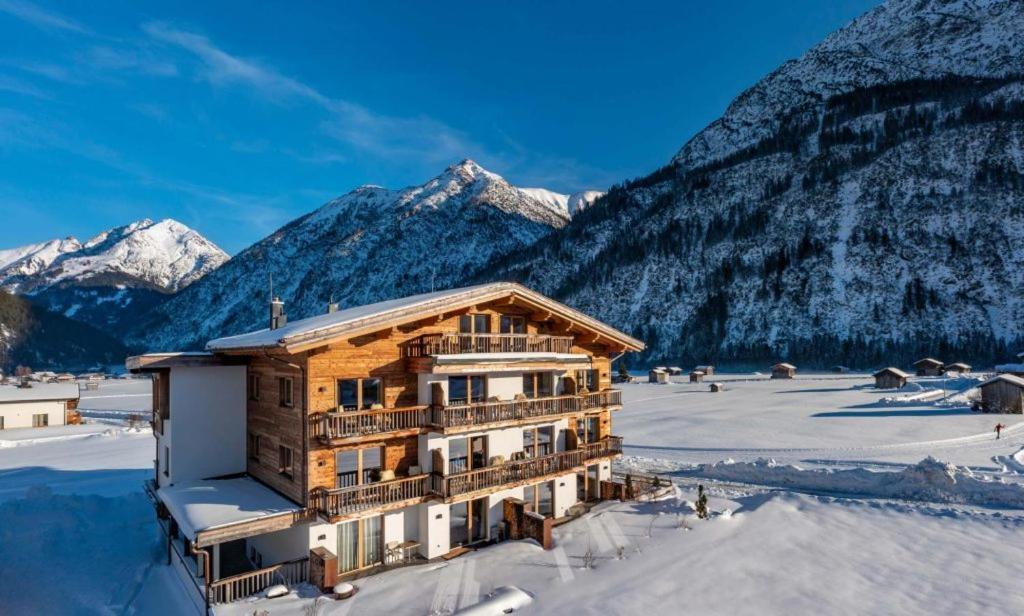 Naturparkgut Holzgau Exterior photo